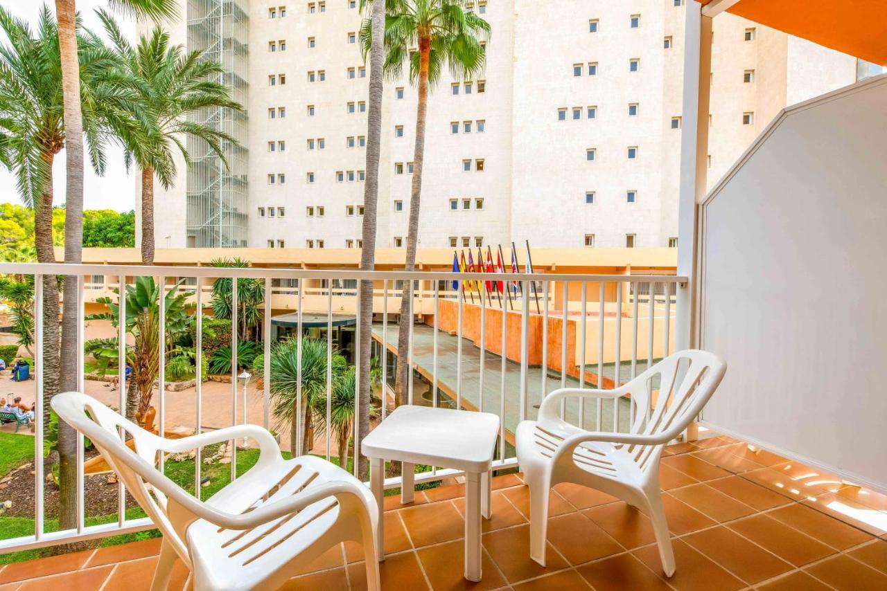 Valentin Reina - Adults Only 4* Peguera