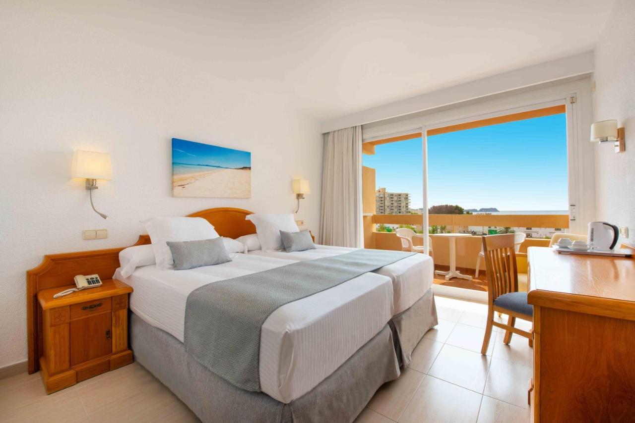 Valentin Reina - Adults Only 4* Peguera